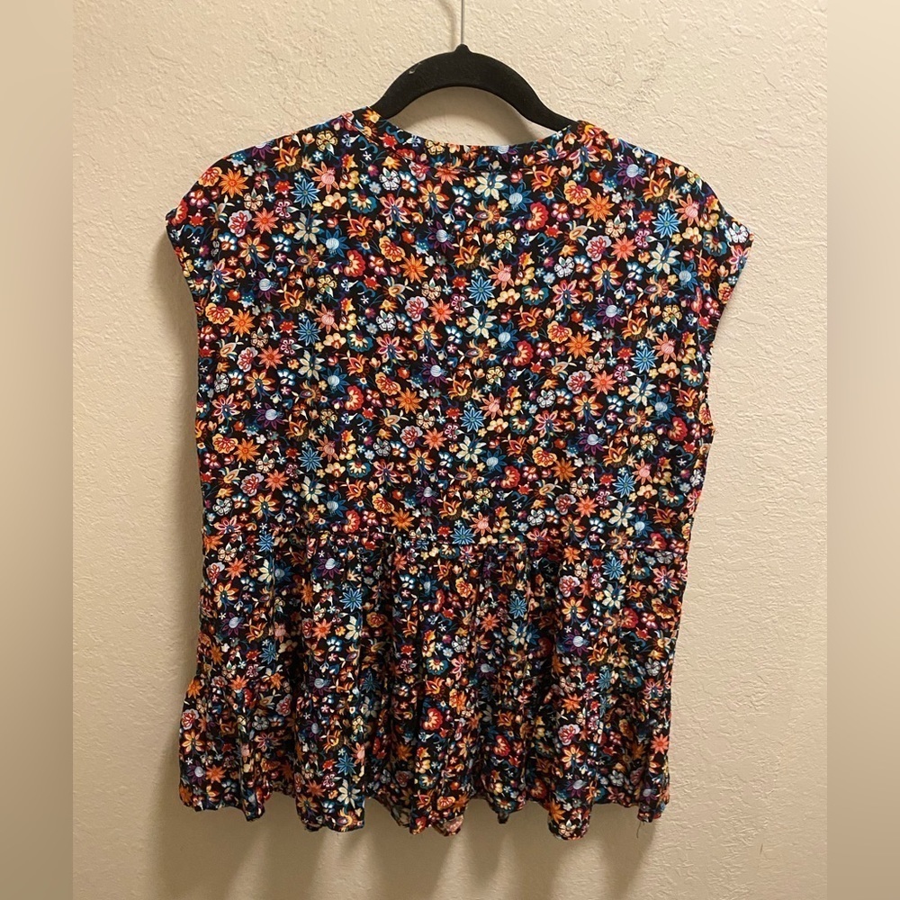 Jane And Delancey Floral Sleeveless V-Neck Boho Style Blouse. - Picture 2 of 5